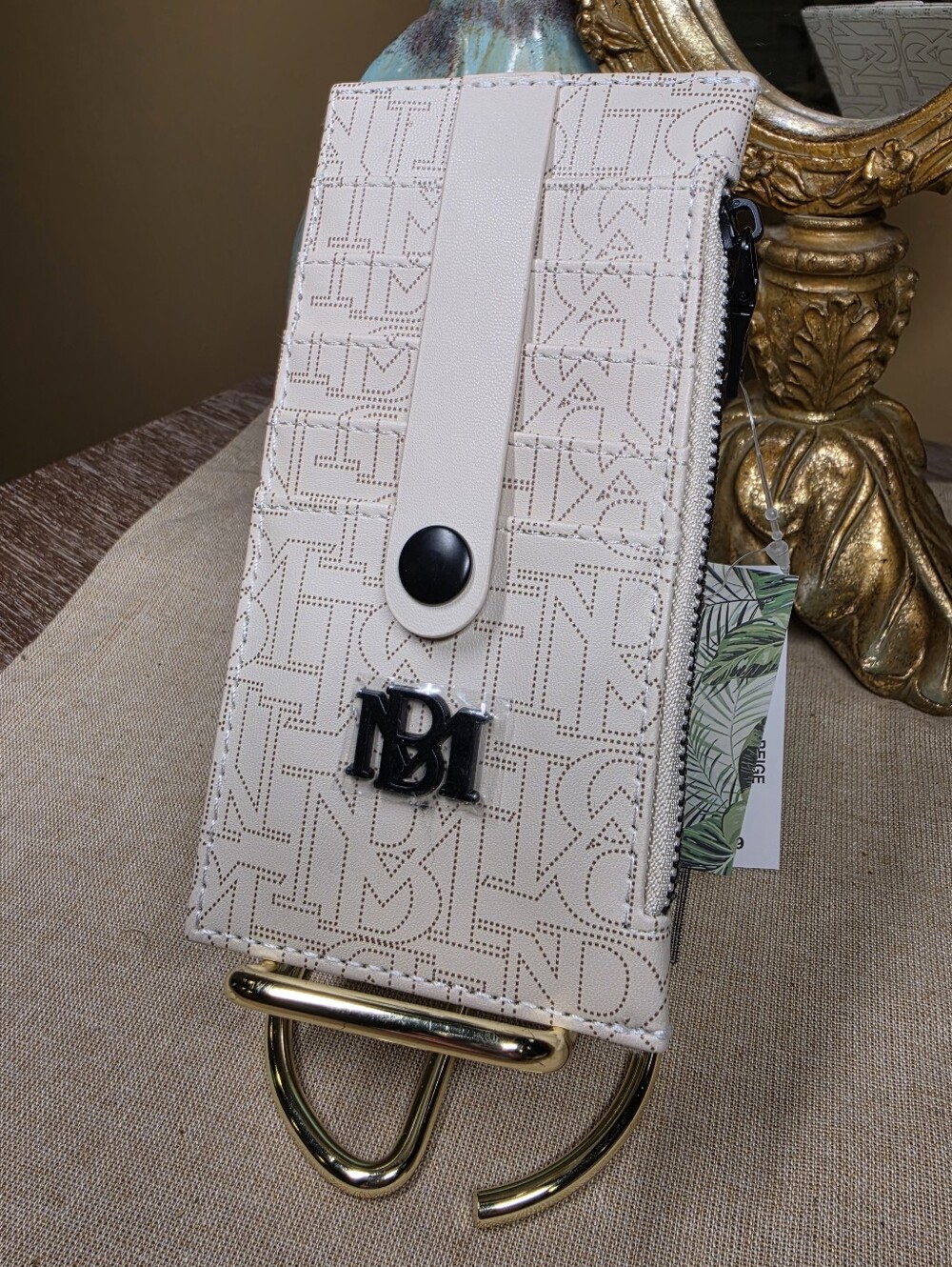 Badgley Mischka Cream Monogram Cardholder Wallet NWT! (Retail $59)